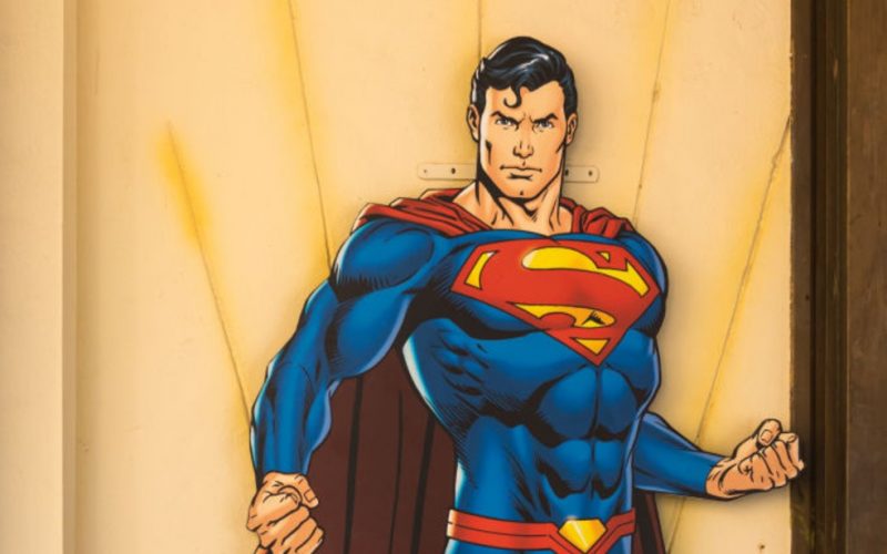 Dibujante DC Comics renuncia después de anunciarse que Superman será bisexual